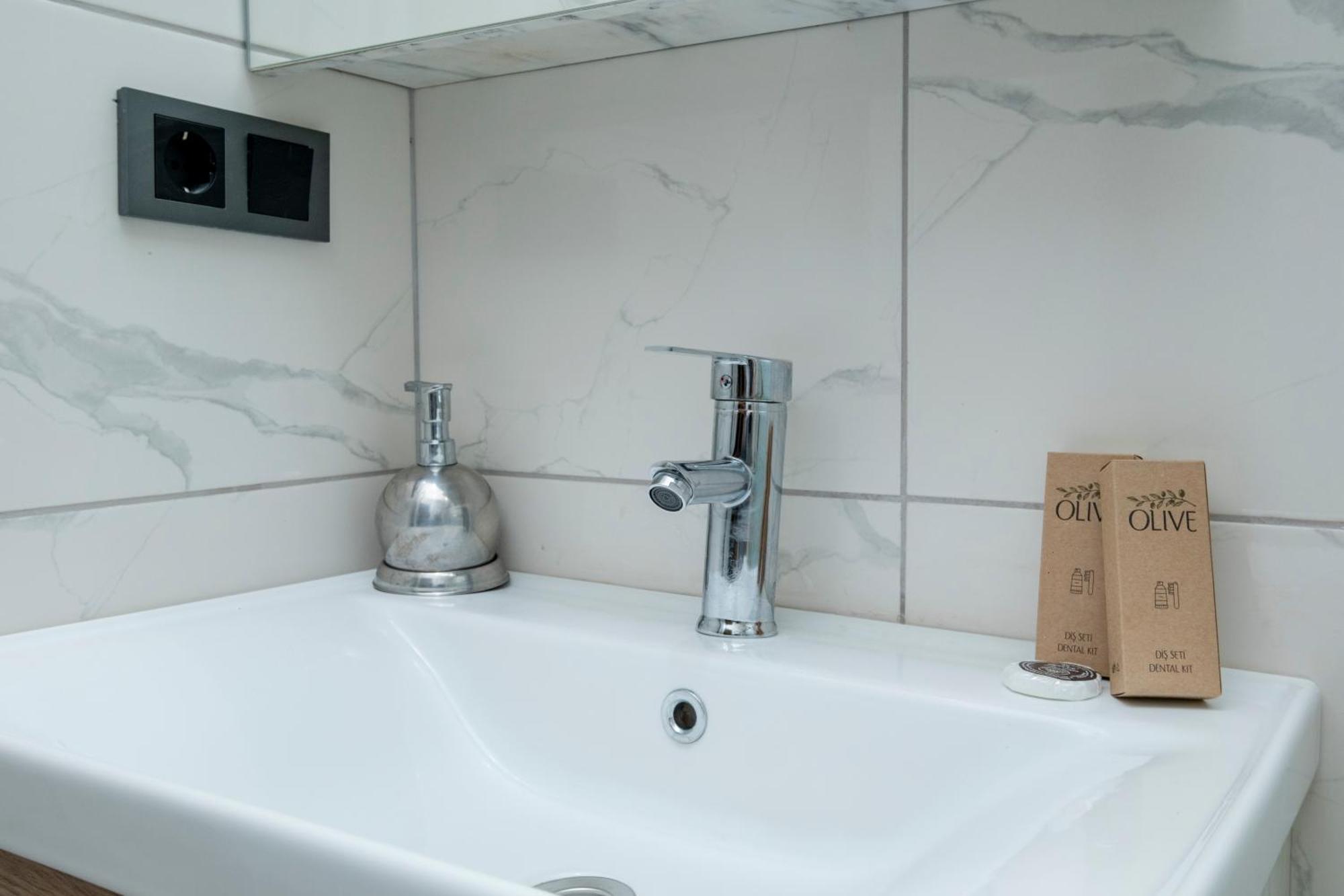 Arnavutkoy Lavender Airport Hotel מראה חיצוני תמונה