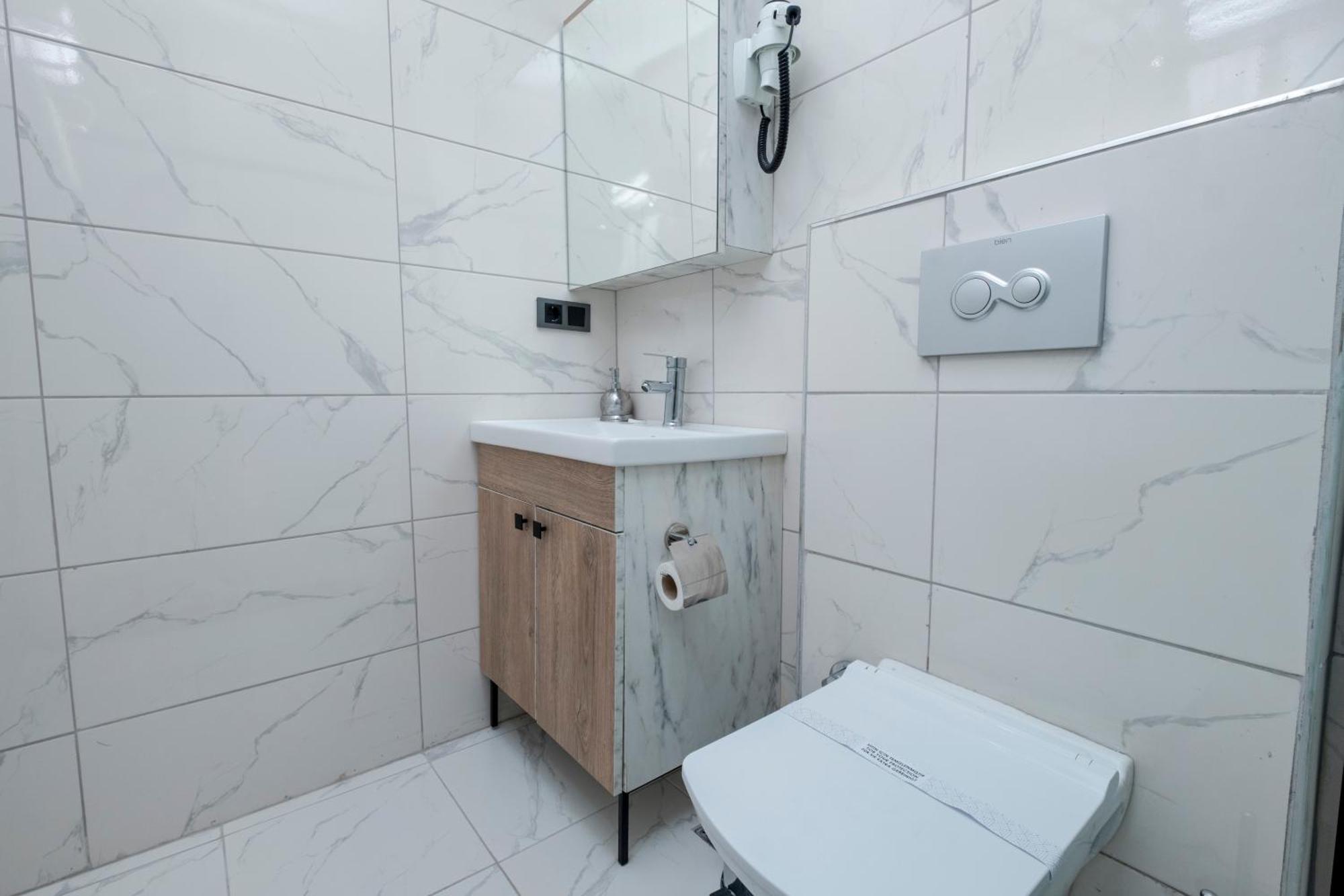 Arnavutkoy Lavender Airport Hotel מראה חיצוני תמונה