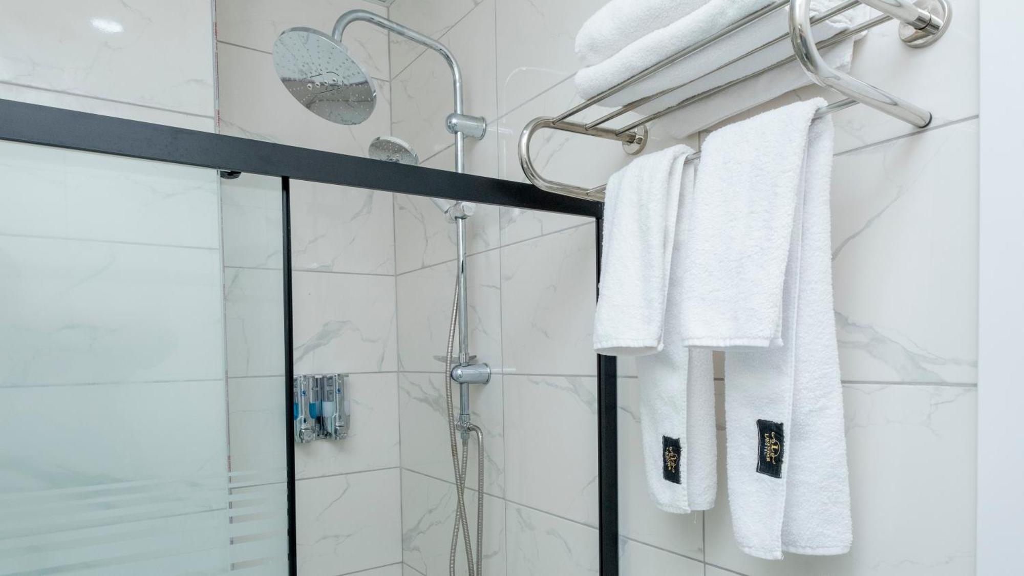 Arnavutkoy Lavender Airport Hotel מראה חיצוני תמונה
