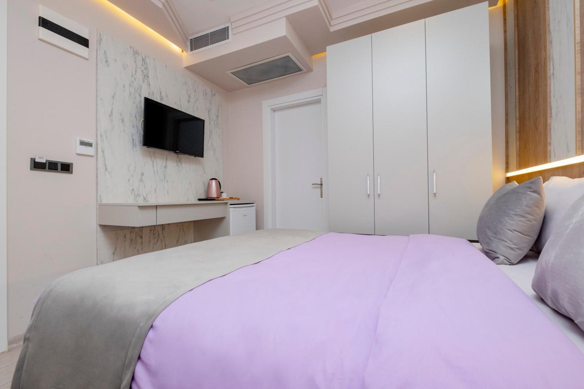 Arnavutkoy Lavender Airport Hotel מראה חיצוני תמונה